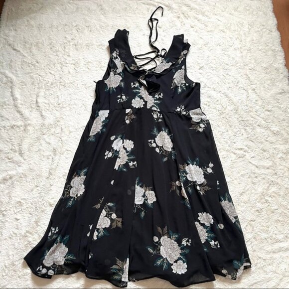 TORRID Black Floral Chiffon Skater Dress Size 12 - Picture 3 of 8